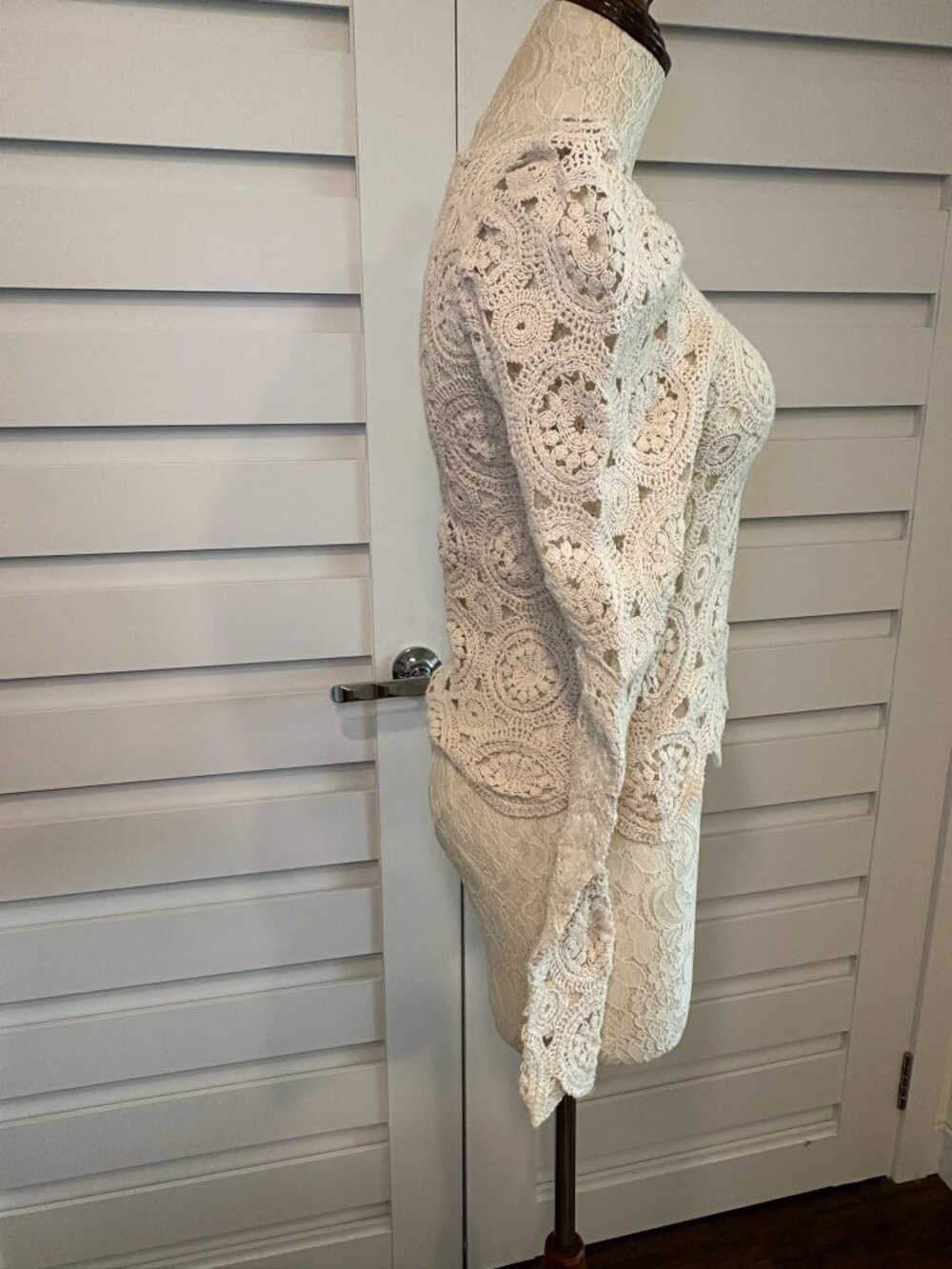 Zara Beige Crochet Lace Romantic Puff Sleeve Scalloped Hem Top Size S - Picture 9 of 12